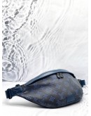 LOUIS VUITTON DISCOVERY BUMBAG PM IN NAVY BLUE MONOGRAM SHADOW CALFSKIN LEATHER 