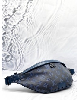 LOUIS VUITTON DISCOVERY BUMBAG PM IN NAVY BLUE MONOGRAM SHADOW CALFSKIN LEATHER 