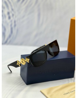 (LIKE NEW) LOUIS VUITTON MONOGRAM TRIBUTE SUNGLASSES IN BLACK WITH GOLD -FULL SET-
