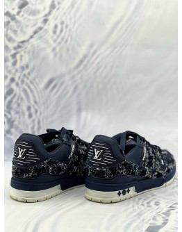 (LIKE NEW) LOUIS VUITTON TRAINER SNEAKERS SIZE 8 IN BLUE WITH WHITE MONOGRAM TUFFETAGE DENIM 