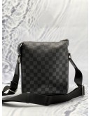 LOUIS VUITTON DISCOVERY MESSENGER BAG IN BLACK WITH GREY DAMIER INFINI LEATHER