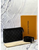 (LIKE NEW) LOUIS VUITTON GASTON WEARABLE WALLET IN BLACK MONOGRAM ECLIPSE CANVAS -FULL SET-