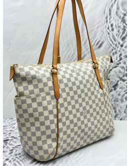 LOUIS VUITTON TOTALLY GM SHOULDER BAG IN WHITE DAMIER AZUR CANVAS