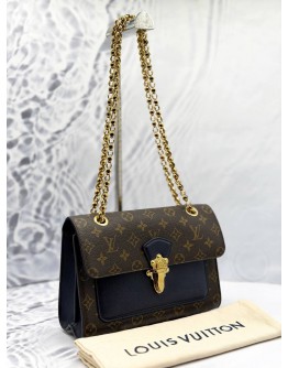 LOUIS VUITTON VICTOIRE SHOULDER BAG IN BROWN MONOGRAM CANVAS WITH DARK BLUE CALFSKIN LEATHER