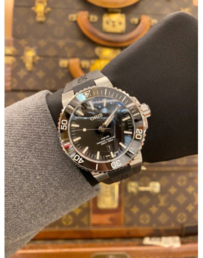 (BRAND NEW) 2023 ORIS AQUIS DATE REF 01 733 7730 4134 BLACK DIAL 43.5MM AUTOMATIC WATCH -FULL SET-