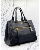 PRADA FRONT POCKET TOTE BAG IN BLACK VITELLO DAINO LEATHER