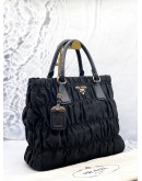 PRADA GAUFRE TOTE SHOULDER BAG IN BLACK NYLON WITH CALFSKIN LEATHER