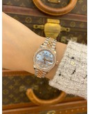 (BRAND NEW) 2025 ROLEX LADY DATEJUST 28 FACTORY DIAMOND HALF 18K 750 ROSE GOLD JUBILEE REF 279381RBR WHITE MOTHER OF PEARL DIAMOND DIAL AUTOMATIC WATCH -FULL SET-