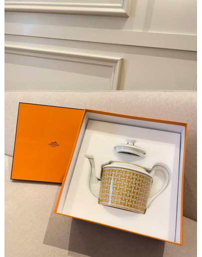 (UNUSED) HERMES MOSAIQUE AU 24 GOLD TEA CUP AND SAUCER -FULL SET- 