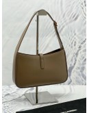 (LIKE NEW) YSL SAINT LAURENT LE 5 A HOBO TAUPE BAG 