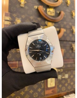 (UNUSED) 2023 YEAR OMEGA CONSTELLATION DATE REF 131.10.36.60.01.001  BLACK DIAL 36MM QUARTZ WATCH -FULL SET-