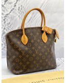 (LIKE NEW) LOUIS VUITTON LOCK IT MONOGRAM CANVAS 