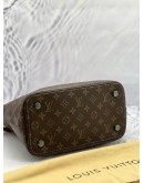 (LIKE NEW) LOUIS VUITTON LOCK IT MONOGRAM CANVAS 
