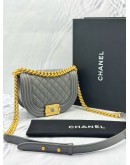 (UNUSED) 2024 CHANEL ROUND BOY SHOULDER AND CROSSBODY BAG IN GREY CAVIAR LEATHER -FULL SET-