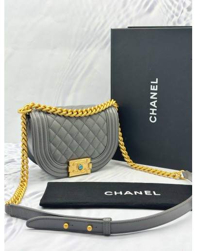 (UNUSED) 2024 CHANEL ROUND BOY SHOULDER AND CROSSBODY BAG IN GREY CAVIAR LEATHER -FULL SET-