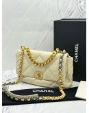 (UNUSED) CHANEL 19 FLAP SHOULDER BAG IN IVORY LAMBSKIN LEATHER -FULL SET-