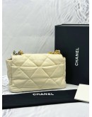 (UNUSED) CHANEL 19 FLAP SHOULDER BAG IN IVORY LAMBSKIN LEATHER -FULL SET-