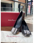 (LIKE NEW) SALVATORE FERRAGAMO VARA STUDS PUMPS SIZE 7D IN METALLIC SILVER CALFSKIN LEATHER -FULL SET-
