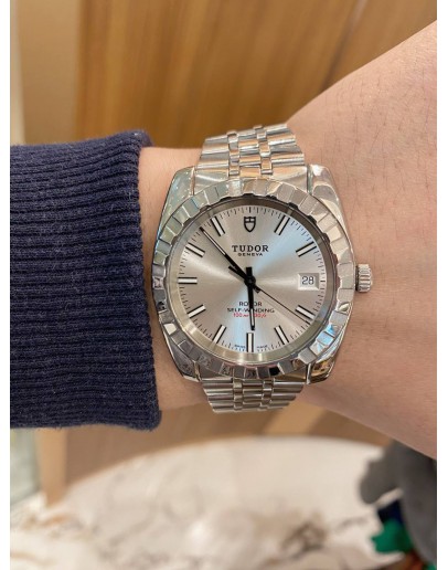 (LIKE NEW) 2012 TUDOR CLASSIC DATE 21010 38MM AUTOMATIC WATCH