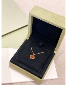 (UNUSED) 2023 VCA VAN CLEEF & CARNELIAN SWEET ALHAMBRA PENDANT 18K 750 YELLOW GOLD -FULL SET-