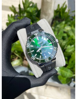 (UNUSED) 2022 ORIS AQUIS DATE 7766 REF 01 733 7766 4157 GREEN DIAL 41.5MM AUTOMATIC WATCH -FULL SET-