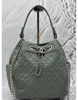 CHANEL SMALL BUCKET BAG IN GREEN LAMBSKIN LEATHER