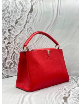 (LIKE NEW) LOUIS VUITTON CAPUCINES MM IN RED TAURILLON LEATHER 