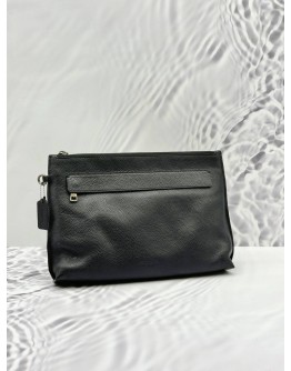 COACH POUCH IN BLACK PEBBLED LEATHER