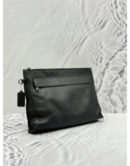 COACH POUCH IN BLACK PEBBLED LEATHER