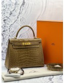 (UNUSED) YEAR 2020 HERMES KELLY 28 ALLIGATOR MISSISSIPPIENSIS FICELLE GOLD HARDWARE -FULL SET-