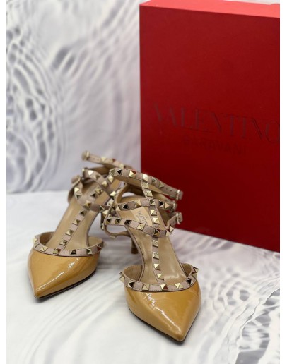 VALENTINO GARAVANI ROCKSTUD HEEL SIZE 39 1/2 