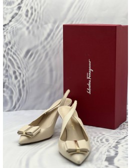 SALVATORE FEERAGAMO DOUBLE BOW HEEL SIZE 8