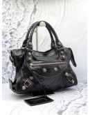 BALENCIAGA CITY MEDIUM TOP HANDLE BAG WITH STRAP IN BLACK AGED CALFSKIN LEATHER