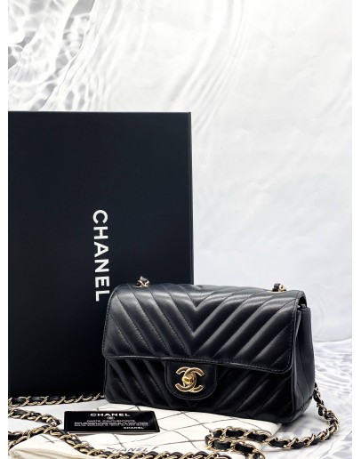 (LIKE NEW) CHANEL CHEVRON BLACK LAMBSKIN LEATHER MINI RETANGULAR GOLD HARDWARE CHAIN FLAP BAG