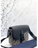 (LIKE NEW) CHRISTIAN DIOR SMALL SADDLE FLAP MESSENGER BAG IN BEIGE AND BLACK DIOR OBLIQUE JACQUARD WITH BLACK GRAINED CALFSKIN LEATHER -FULL SET-