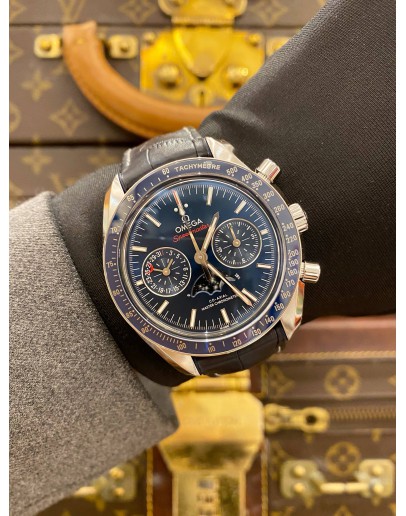 (UNUSED) 2024 OMEGA SPEEDMASTER MOONPHASE CO-AXIAL MASTER CHRONOMETER REF 304.33.44.52.03.001 BLUE DIAL 44MM AUTOMATIC WATCH -FULL SET-