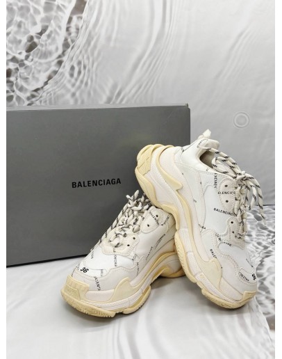 BALENCIAGA TRIPLE S ALL OVER LOGO SNEAKERS SIZE 36 IN WHITE WITH BLACK -FULL SET-