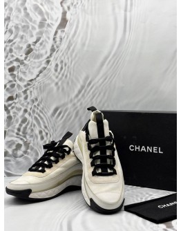(LIKE NEW) CHANEL CC LOGO SNEAKERS SIZE 40.5 IN IVORY WITH BLACK -FULL SET- 