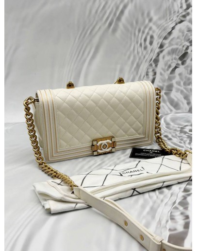 CHANEL BOY SMALL SHOULDER BAG IN OFF WHITE LAMBSKIN LEATHER