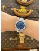 (UNUSED) 2026 GIRARD-PERREGAUX LAUREATO DIAMOND REF 80189D11A431-CB6A BLUE CLOUS DE PARIS DIAL 34MM QUARTZ WATCH -FULL SET-