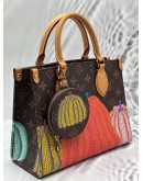 MICROCHIP LOUIS VUITTON X YAYOI KUSAMA ON THE GO PM IN BROWN MONOGRAM CANVAS WITH MULTICOLOR PRINTED PUMPKINS