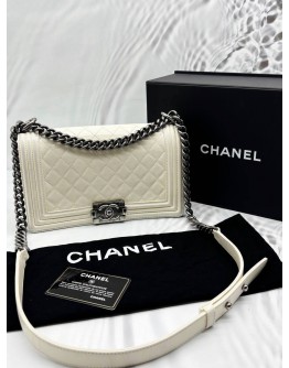 CHANEL BOY MEDIUM SHOULDER BAG IN WHITE LEATHER -FULL SET- 