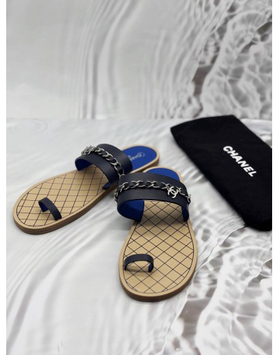 CHANEL THONG SANDALS SIZE 42 IN BLACK WITH BLUE CALFSKIN LEATHER