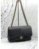 (CLEAR STOCK) CHANEL JUMBO CLASSIC CHEVRON DOUBLE FLAP SHOULDER BAG IN BLACK LAMBSKIN LEATHER