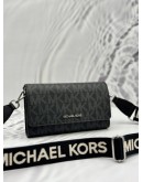 (UNUSED) MICHAEL KORS JET SET WALLET ON STRAP IN GREY SIGNATURE CANVAS WITH BLACK LEATHER