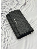 (UNUSED) MICHAEL KORS JET SET WALLET ON STRAP IN GREY SIGNATURE CANVAS WITH BLACK LEATHER
