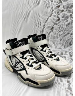 LOUIS VUITTON TRAINER 2 HIGH TOP SNEAKERS SIZE 9 IN WHITE WITH BLACK COLORWAY