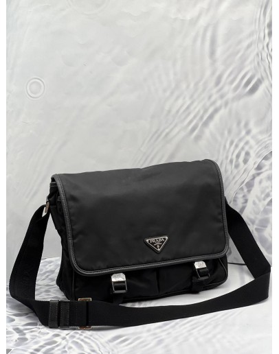 (LIKE NEW) PRADA NYLON SAFFIANO MESSENGER BAG 