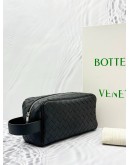(UNUSED) 2024 BOTTEGA VENETA INTRECCIATO TRAVEL POUCH IN BLACK CALFSKIN LEATHER -FULL SET-