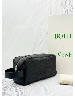 (UNUSED) 2024 BOTTEGA VENETA INTRECCIATO TRAVEL POUCH IN BLACK CALFSKIN LEATHER -FULL SET-